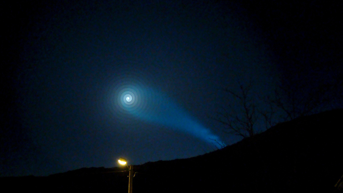 Un extraño efecto lumínico visto en 2009 sobre la base militar de Skjold, en el norte de Noruega.