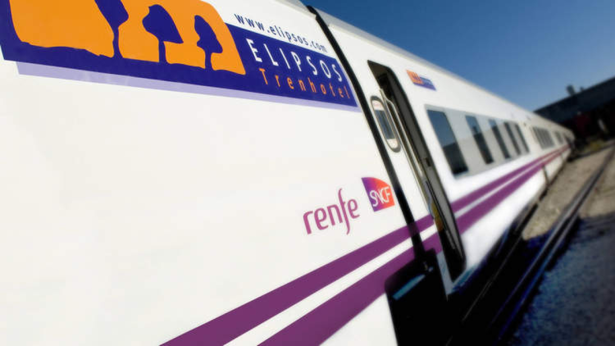 Tren hotel ‘Francisco de Goya’ que unía Madrid con París.  DL