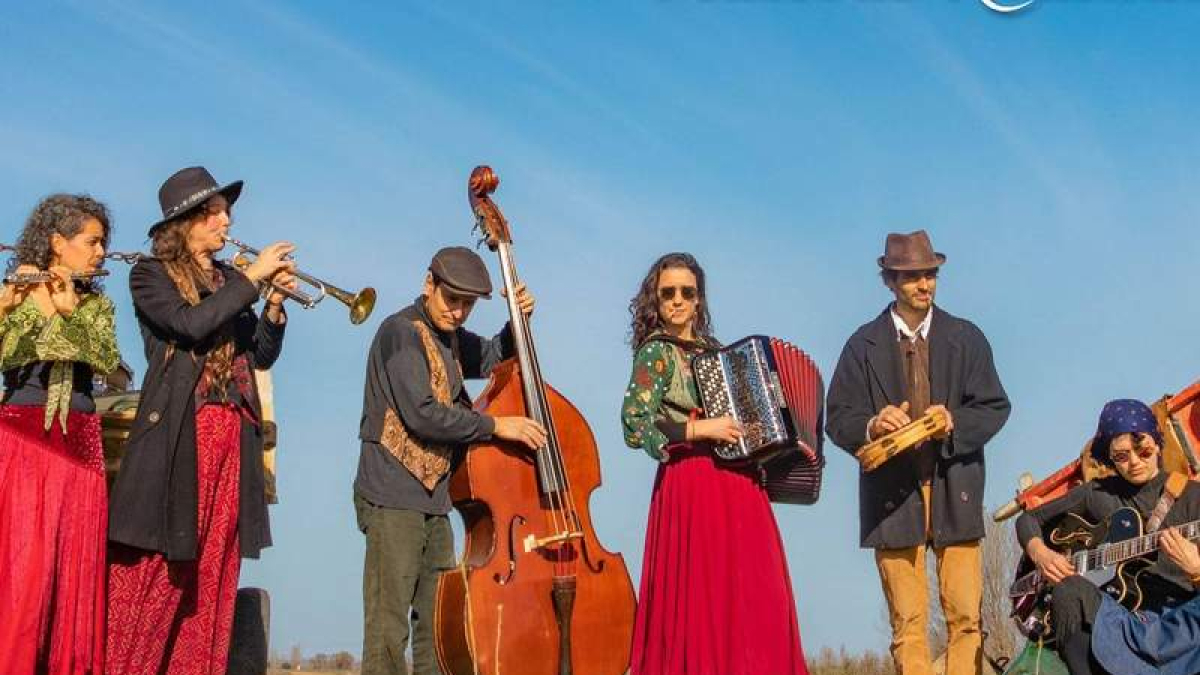 El sexteto leonés Prieto Picado.  DL