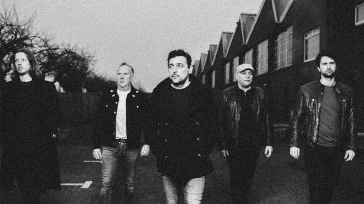 Dante Gizzi, junto a su hermano Guiliano los dos miembros originales de Gun, es ahora el cantate del grupo en sustitución de Mark Rankin. Paul McManus, Andy Carr y Tommy C. Gentry lo completan. DL