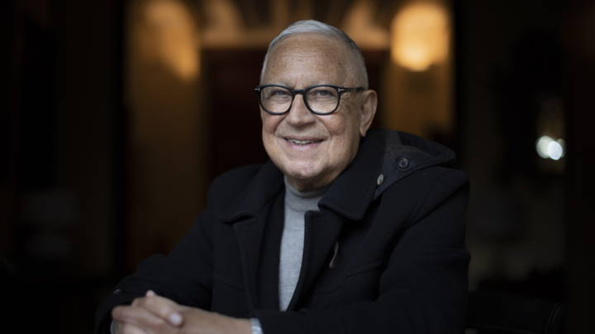 El escritor Fernando Delgado del 21/03/2022, durante una entrevista concedida a la Agencia Efe con motivo de la publicación de su nueva novela, 