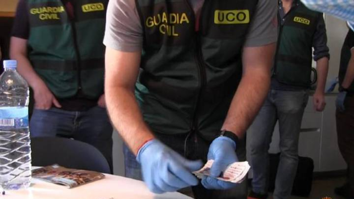 Agentes de la Unidad Central Operativa de la Guardia Civil.