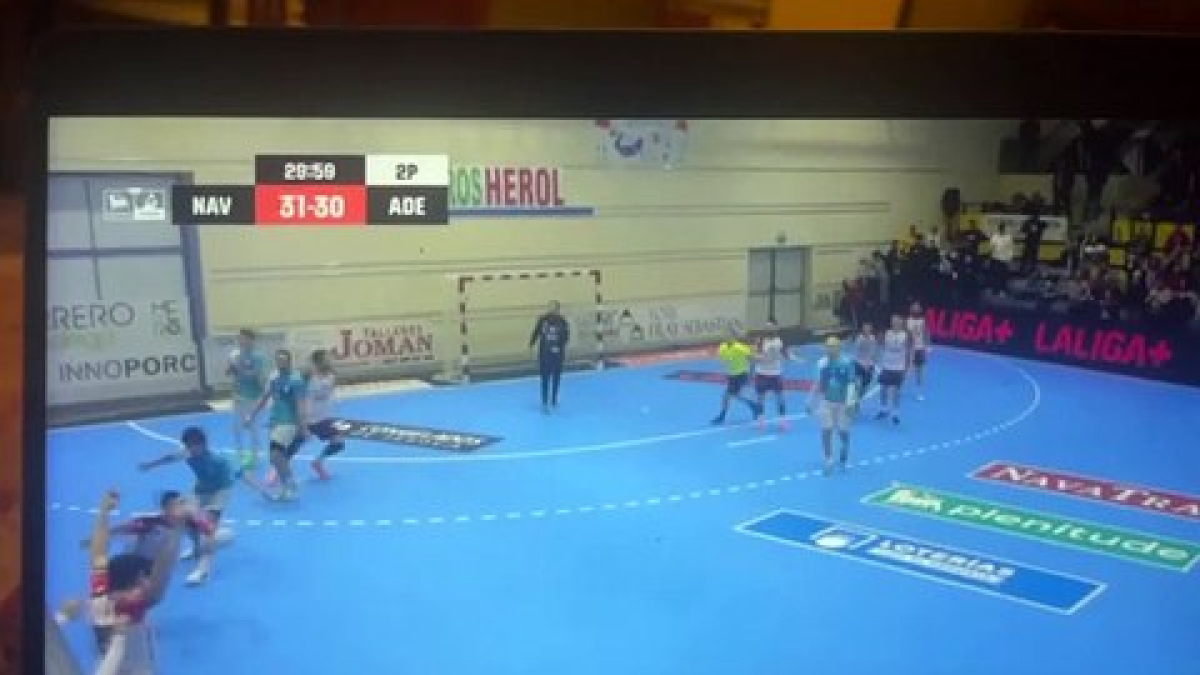 El Ademar denuncia una agresión a uno de sus jugadores