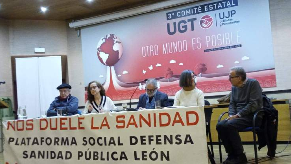 La jornada organizada por nla plataforma se celebró en el salón de actos de UGT. DL