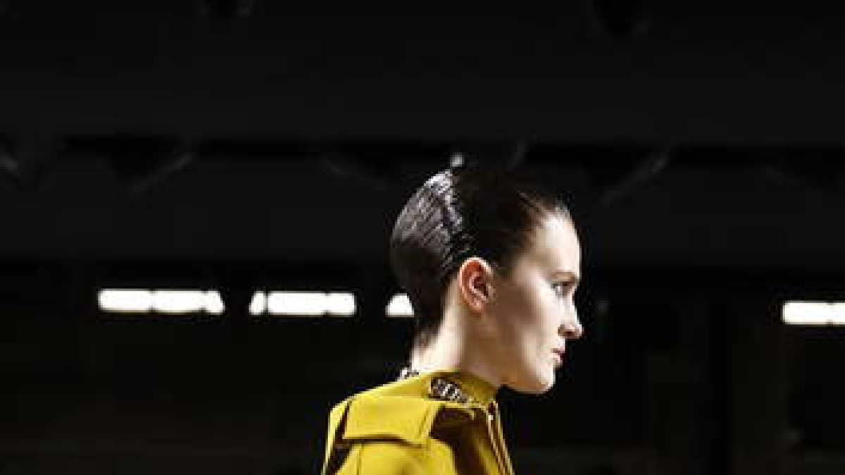 Modelo con diseño de Gucci. DANIEL DAL ZENNARO