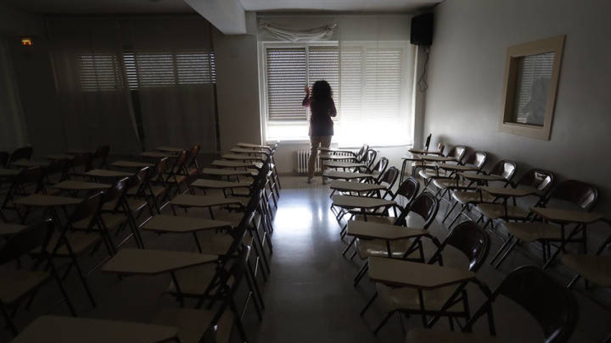 Imagen de archivo de un aula escolar.