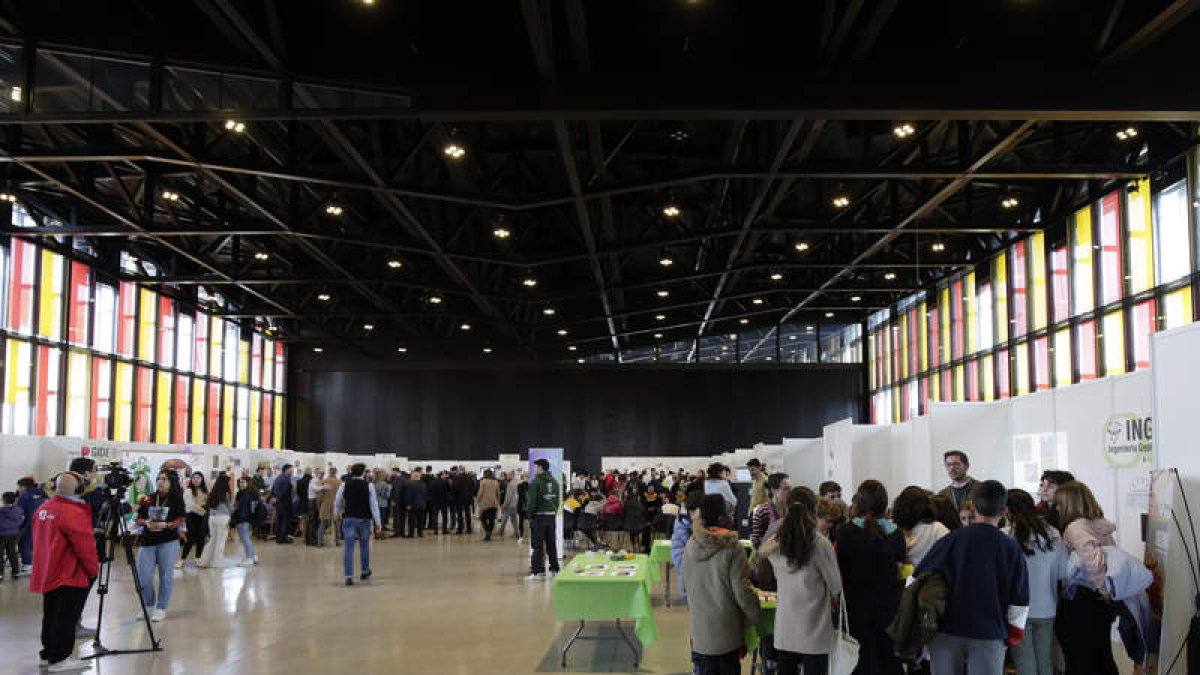 Una vista general del Palacio de Exposiciones durante la Expociencia Unileon 2024.  maría fuentes