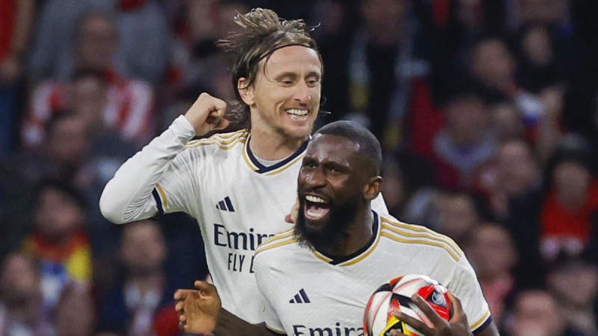 Luka Modric fue el héroe del triunfo del Real Madrid frente al Sevilla en el Bernabéu. JUANJO MARTÍN