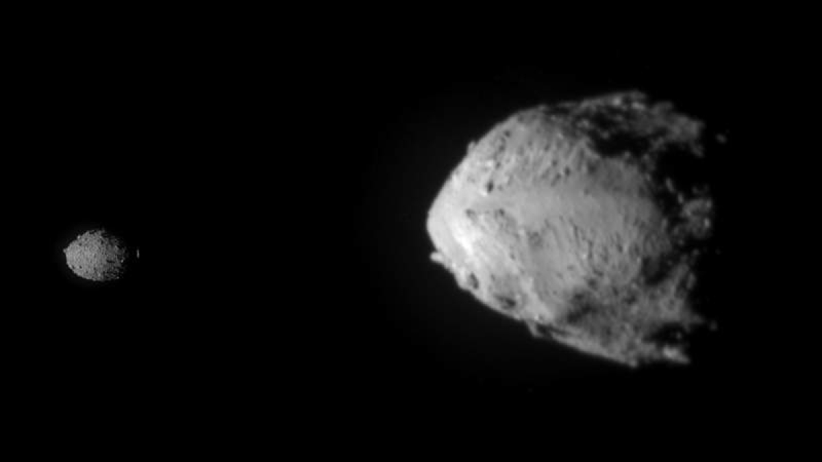 Vistas de los asteroides dimorphos (izquierda) y didymos (derecha). JOHNS HOPKINS APL