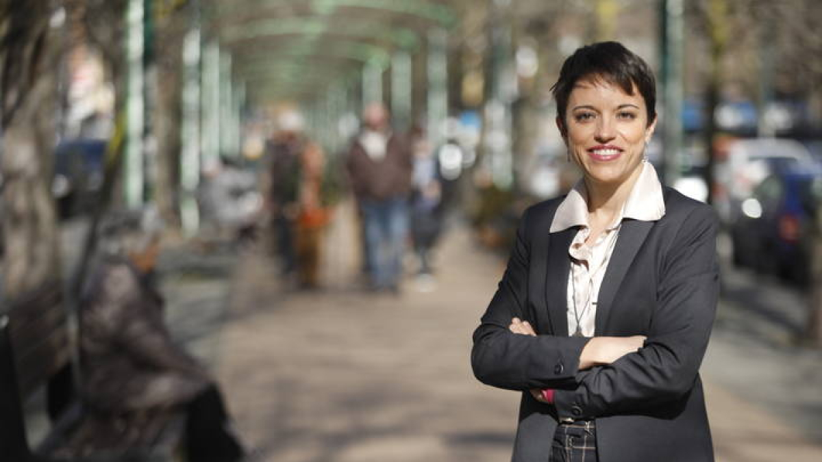 Camino Prada, la dermatóloga que estudia los motivos de la baja vacunación de la gripe.