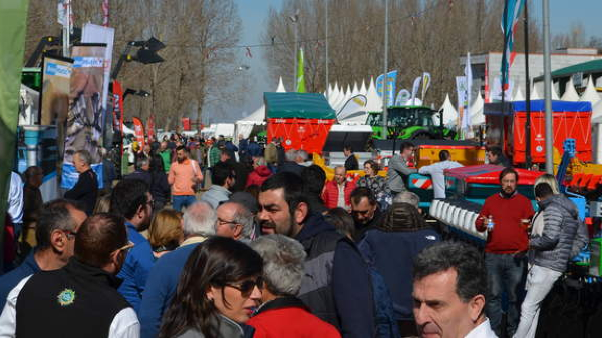 Imagen de archivo de la Feria de Febrero de Valencia de Don Juan que hoy abre sus puertas hasta el sábado a mediodía. MEDINA