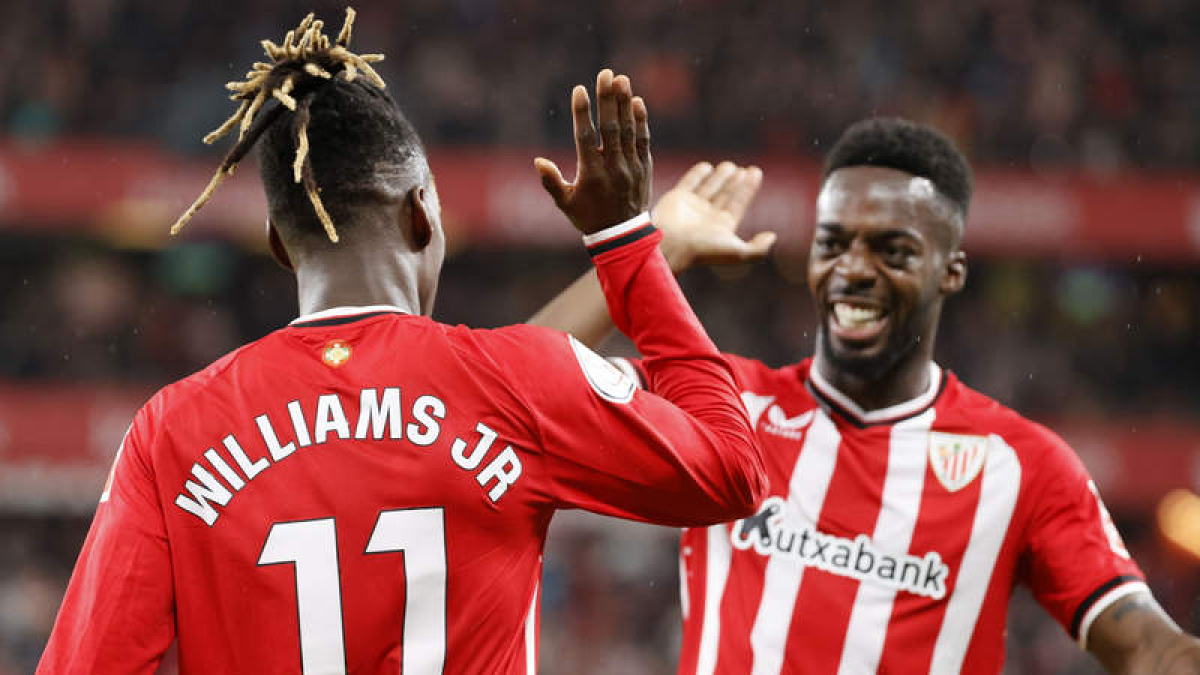 Los hermanos Williams fueron una pesadilla para el Atlético al que noquearon con sus goles. LUIS TEJIDO