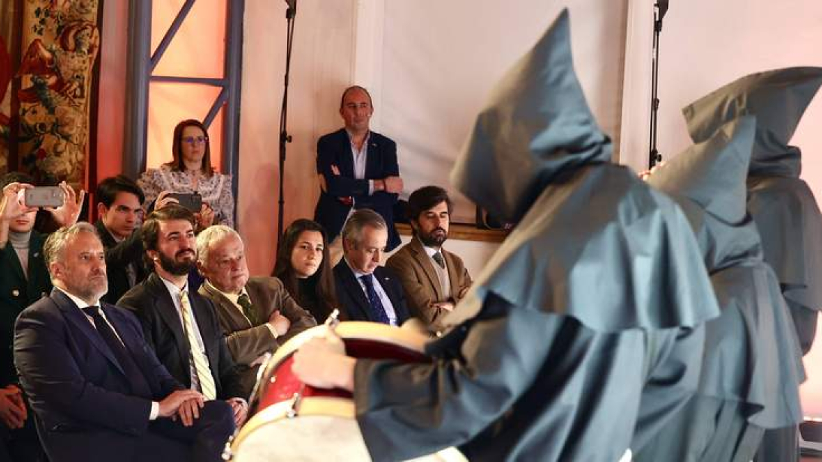 Pollán, García-Gallardo y Santonja, durante la presentación de la Semana Santa ayer en Madrid. JUAN LÁZARO
