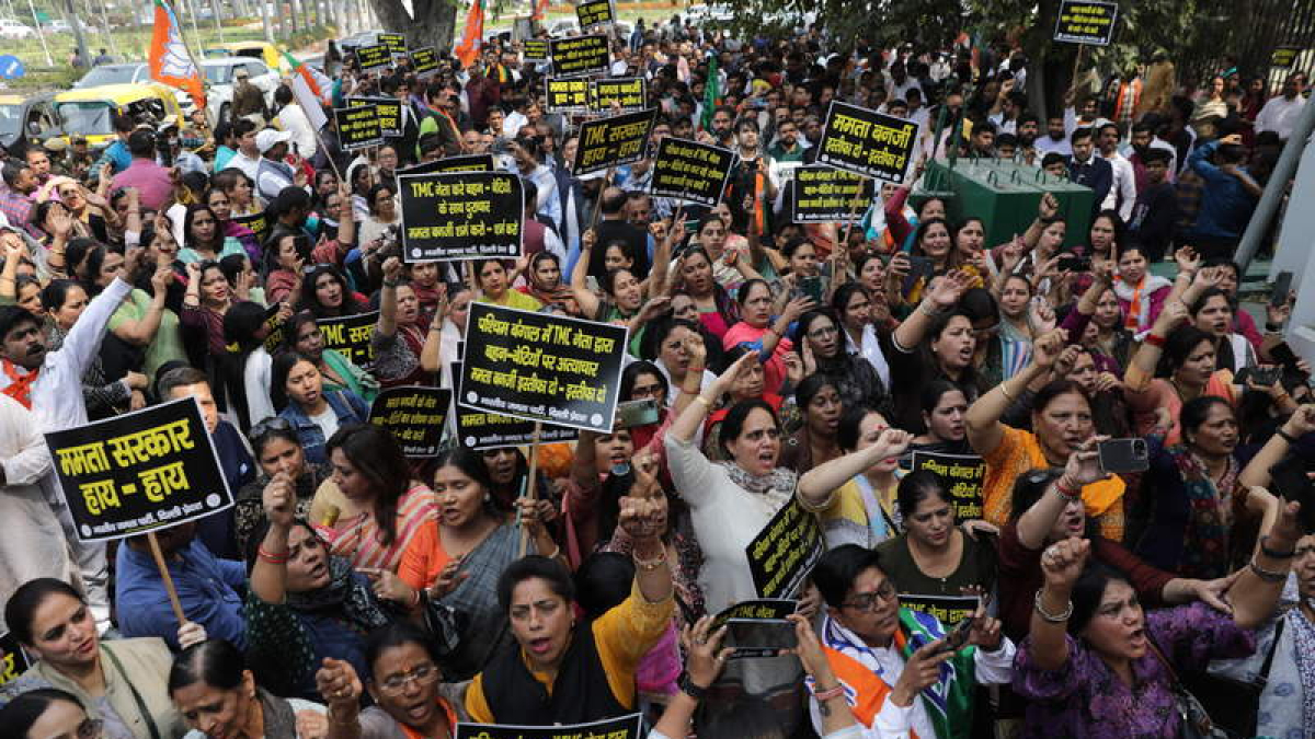 Manifestantes protestan contra las violaciones a las mujeres. RAJAT GUPTA