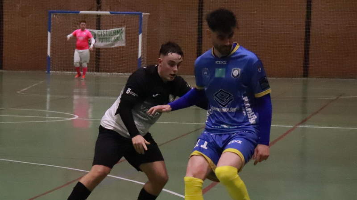 Ángel marcó dos de los goles de los leoneses. J. M. CAMPOS