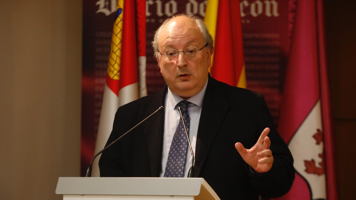 El presidente del CES, Enrique Cabero, en su intervención en el congreso.
