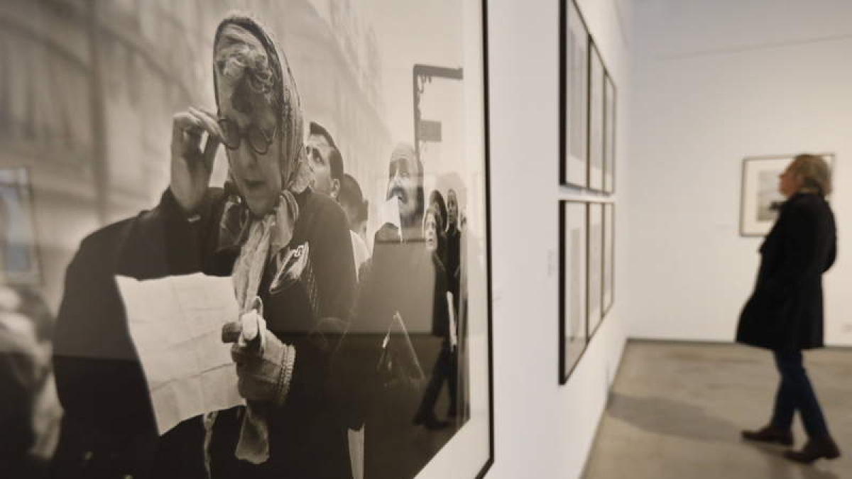 La exposición reúne imágenes icónicas del fotógrafo Catalá-Roca. RAMIRO