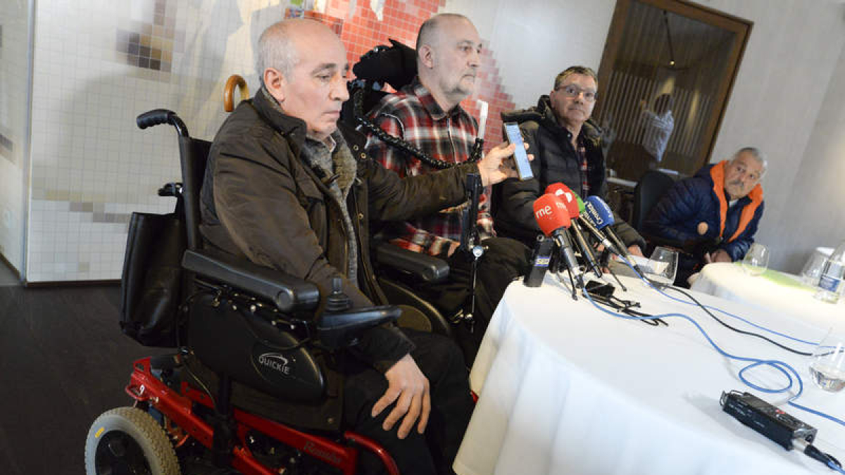 Rueda de prensa de los afectados por la ELA en el restaurante Cocinandos. MARÍA FUENTES