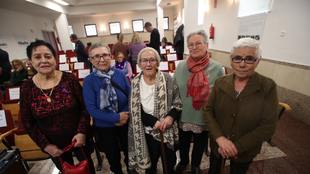 Arselina Álvarez, Lucrecia Alonso, Beatriz Malcón, Merencia Fernández y Teresa García