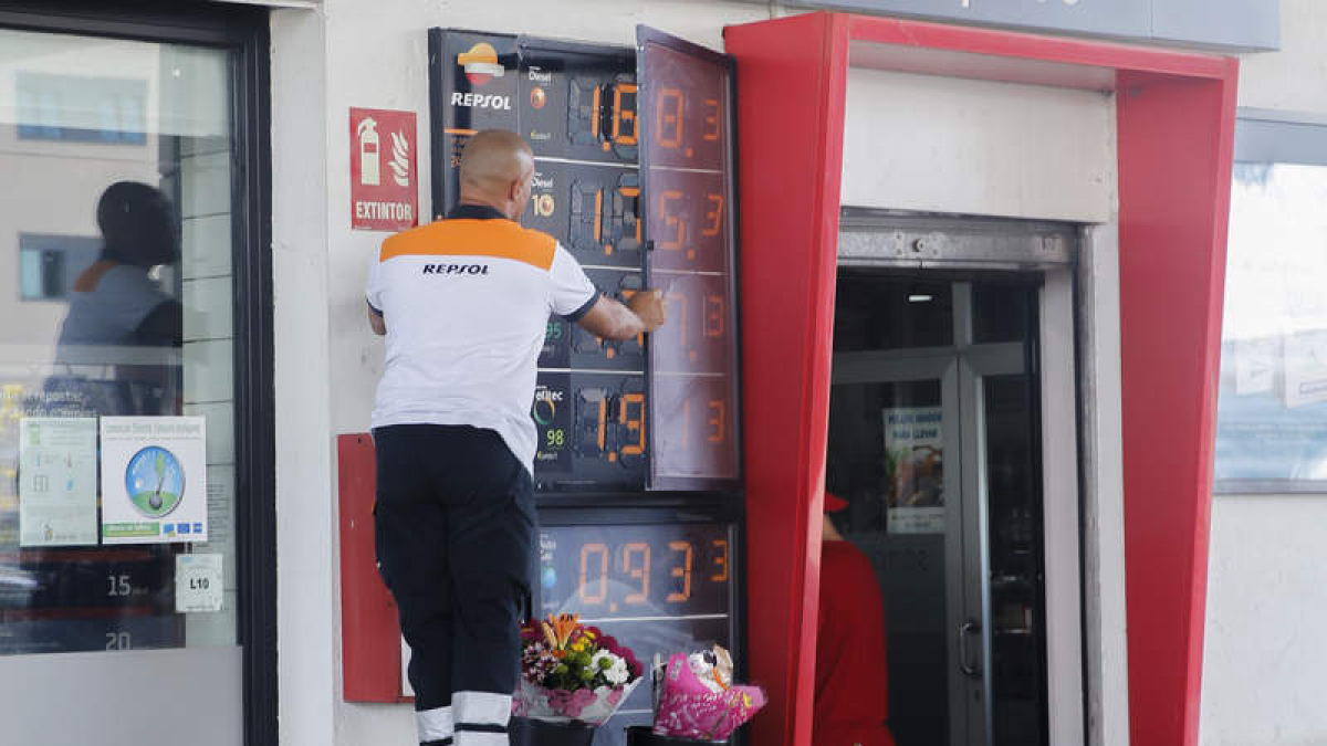 La inflación provoca que muchas familias tengan que buscar cómo llegar a fin de mes. SERGIO ORDÚÑEZ