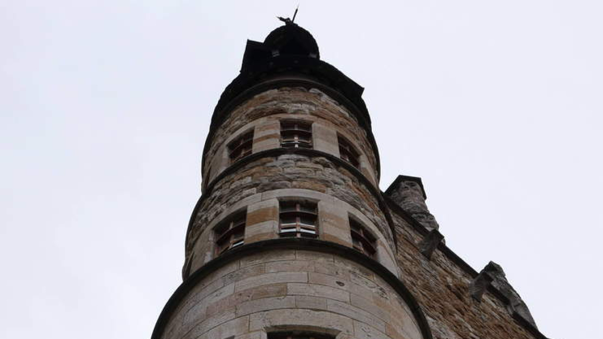 Botines y el Palacio Episcopal de Astorga podrían ser Patrimonio de la Humanidad. JAVIER FERNÁNDEZ ZARDÓN / RAMIRO