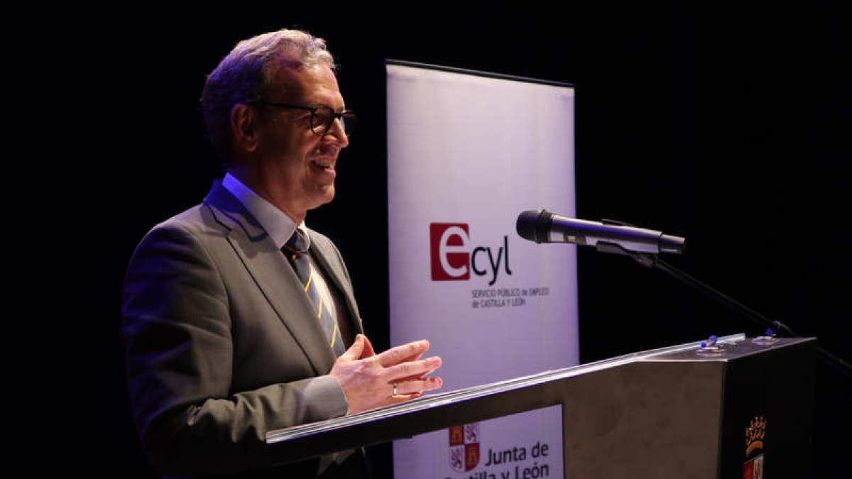 El consejero de Empleo de la Junta, Mariano Veganzones.  MARIAM A. MONTESINOS