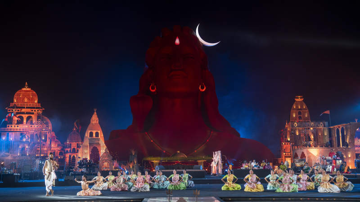 Una de las actuaciones celebradas en la jornada mundial del yoga. SUNDARRAJAN