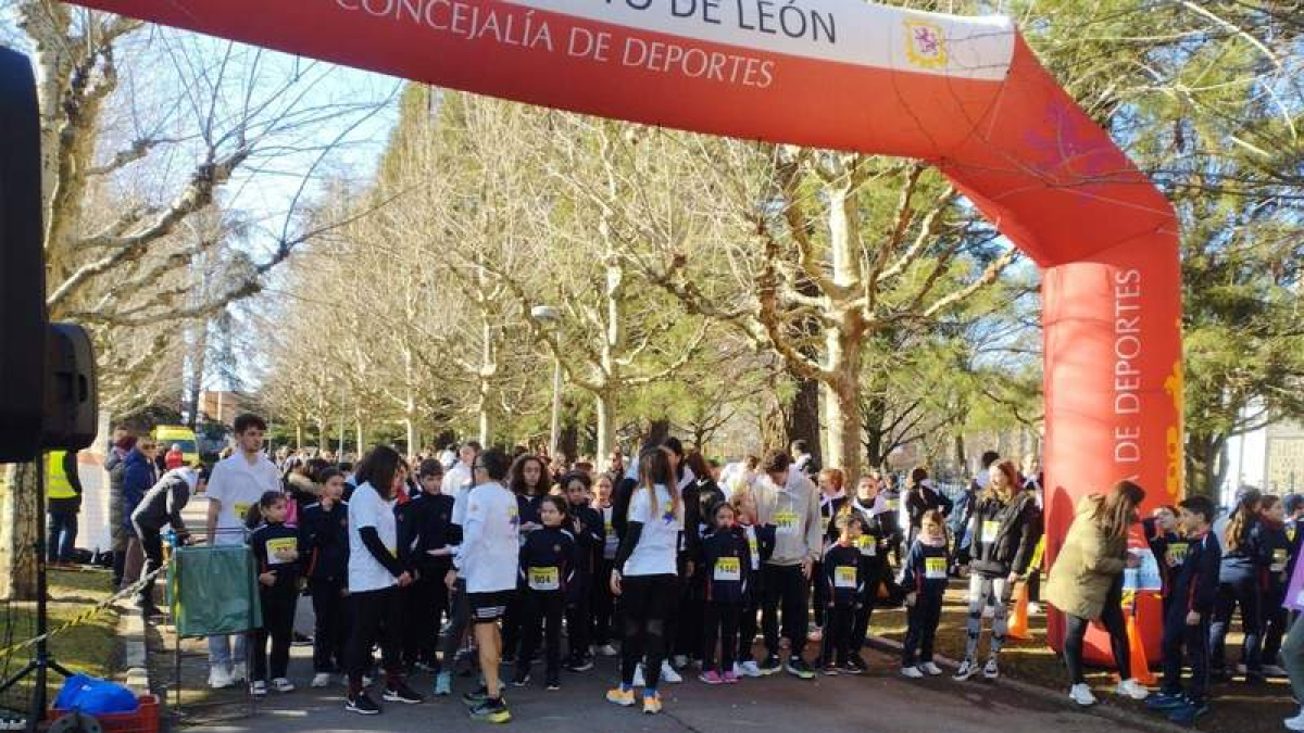 Un momento de la carrera en el Parque de los Reyes. DL