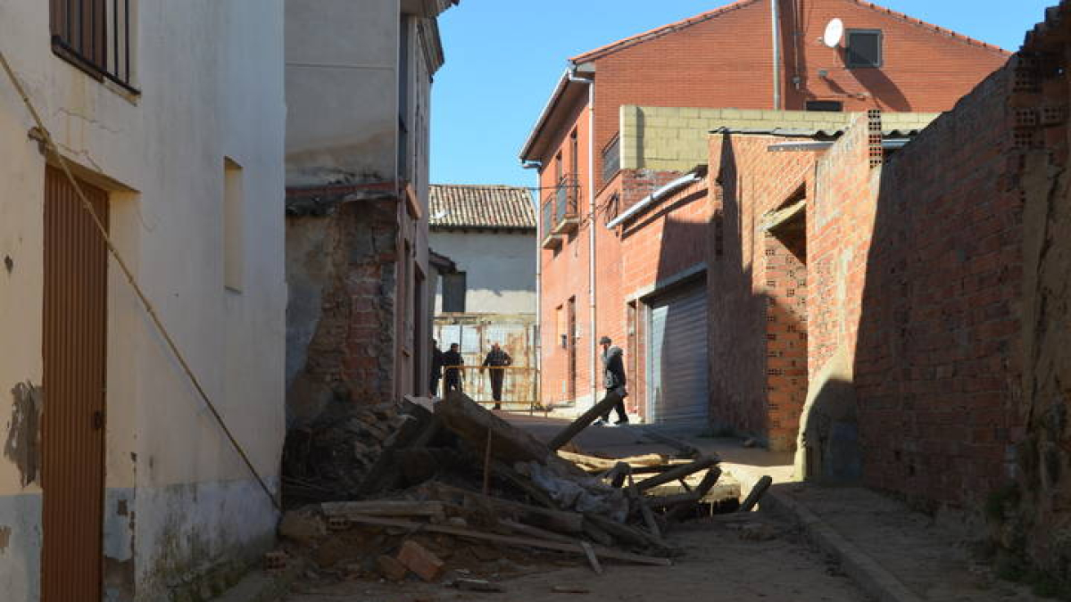 Derrumbe de una casa en Valderas.
