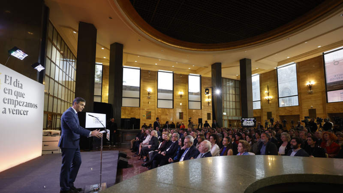 Pedro Sánchez en el acto conmemorativo del cuarto año del covid. JAVIER LIZÓN