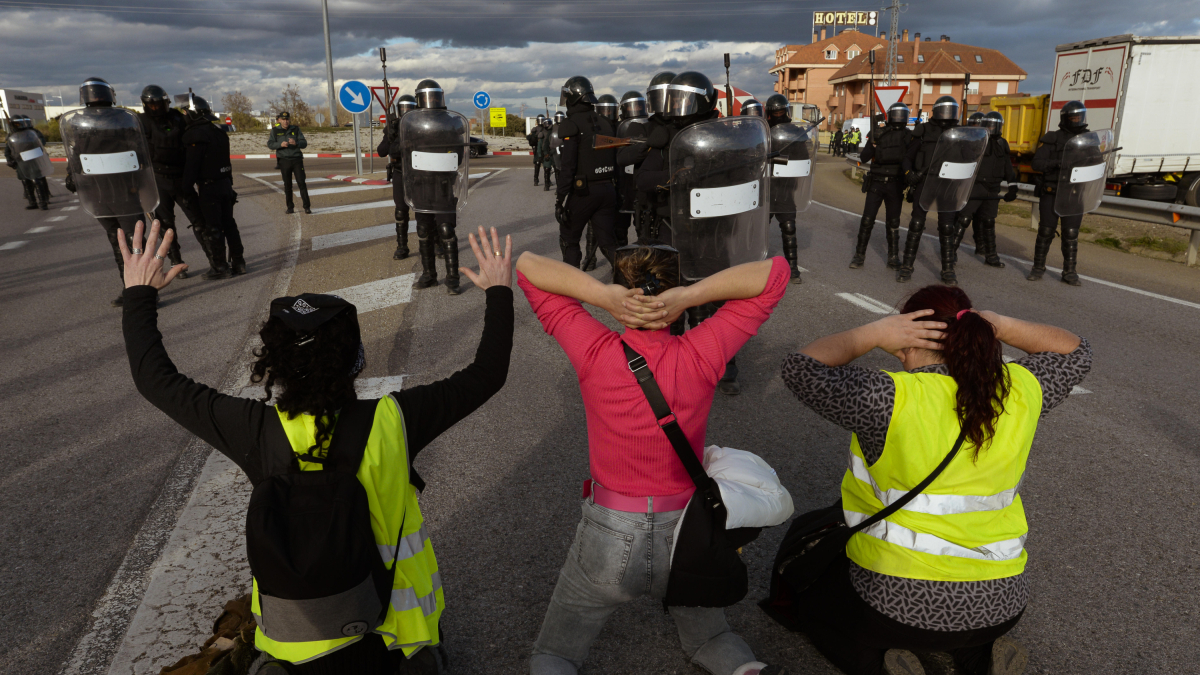 Un momento de la protesta de las mujeres del campo en Villadangos.