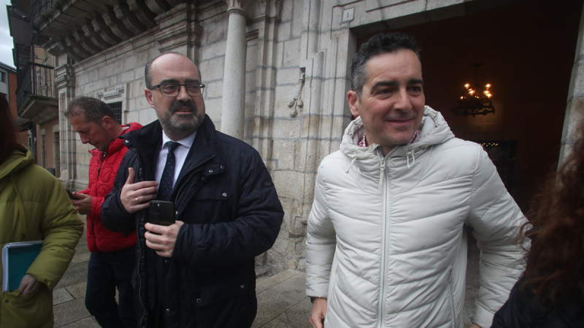 El alcalde Marco Morala, con el concejal Roberto Mendo en una imagen reciente.