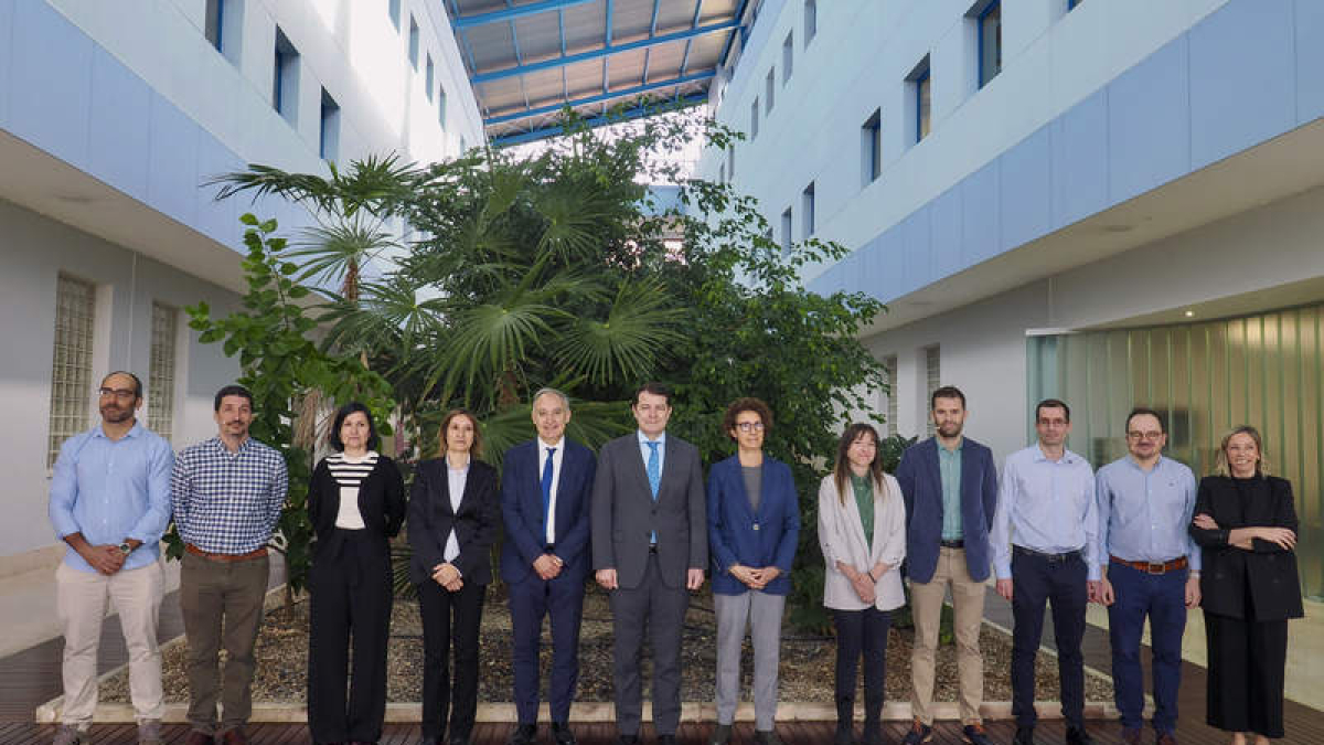El presidente de la Junta se reúne con los investigadores del programa ERC.  R. GARCÍA