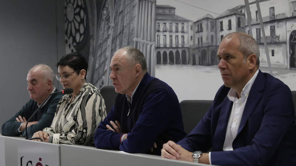 Ferrero, Teresa Fernández, López Sendido y Valdeón.  FERNANDO OTERO