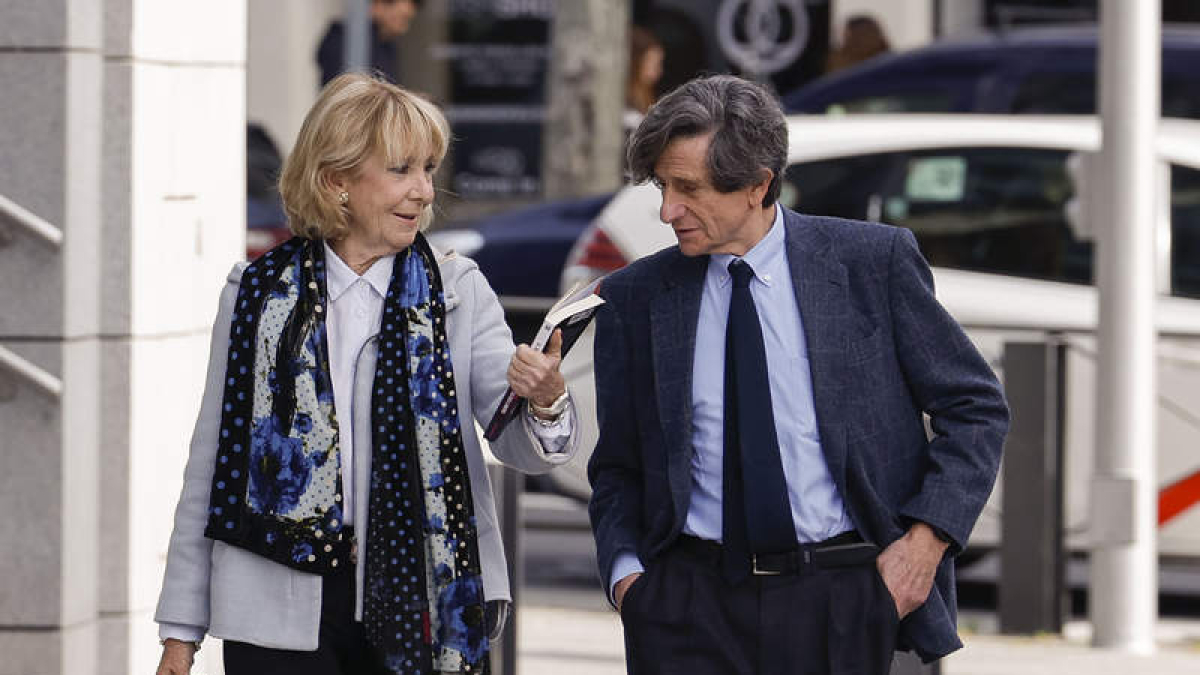 Esperanza Aguirre a su llegada al juzgado por el caso Campus de la Justicia. JAVIER LIZÓN