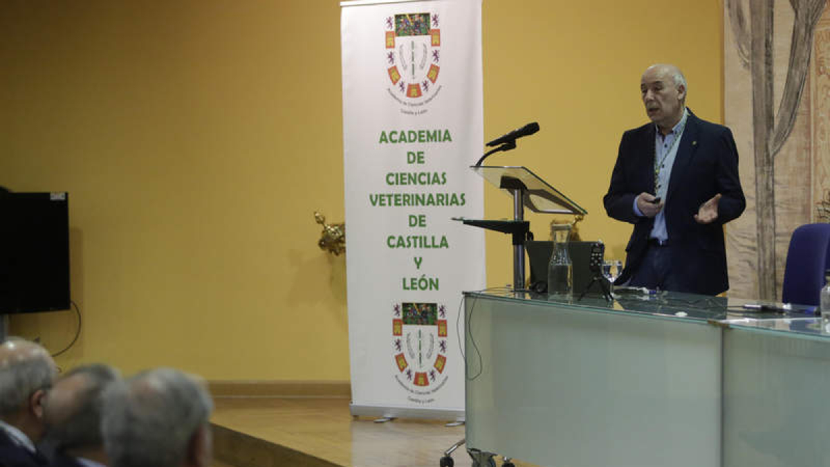 Conferencia de Juan José García. FERNANDO OTERO