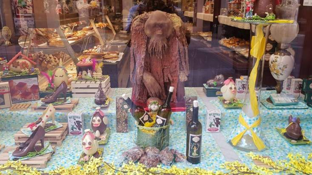Figuritas de Pascua, limonada y toda una variedad de exquisitos dulces para estas fechas.