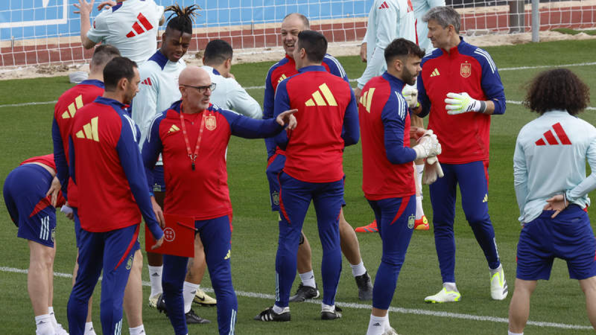 España se mide hoy a la selección de Colombia.  ZIPI