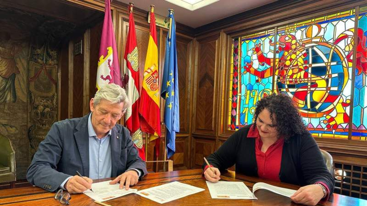 Firma del convenio de colaboración. DL