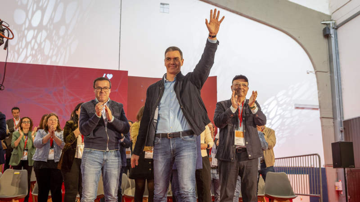 El presidente, ayer, en Extremadura.  JERO MORALES