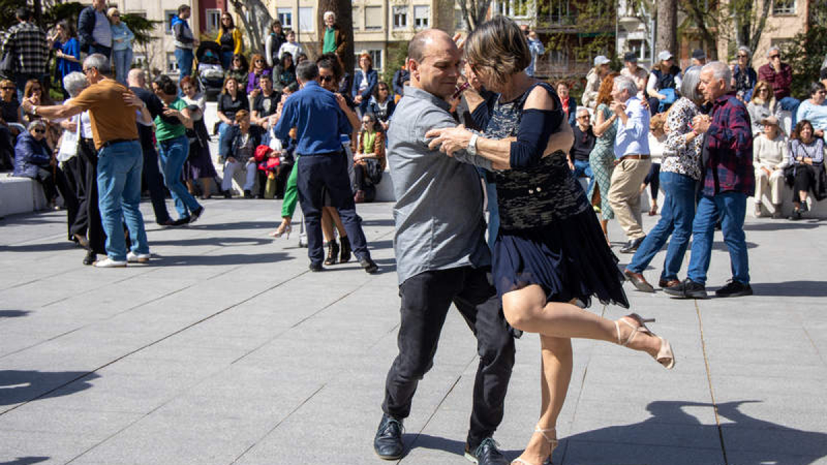 Participantes en el Festival Internacional del Tango celebrado en Logroño. RAQUEL MANZANARES