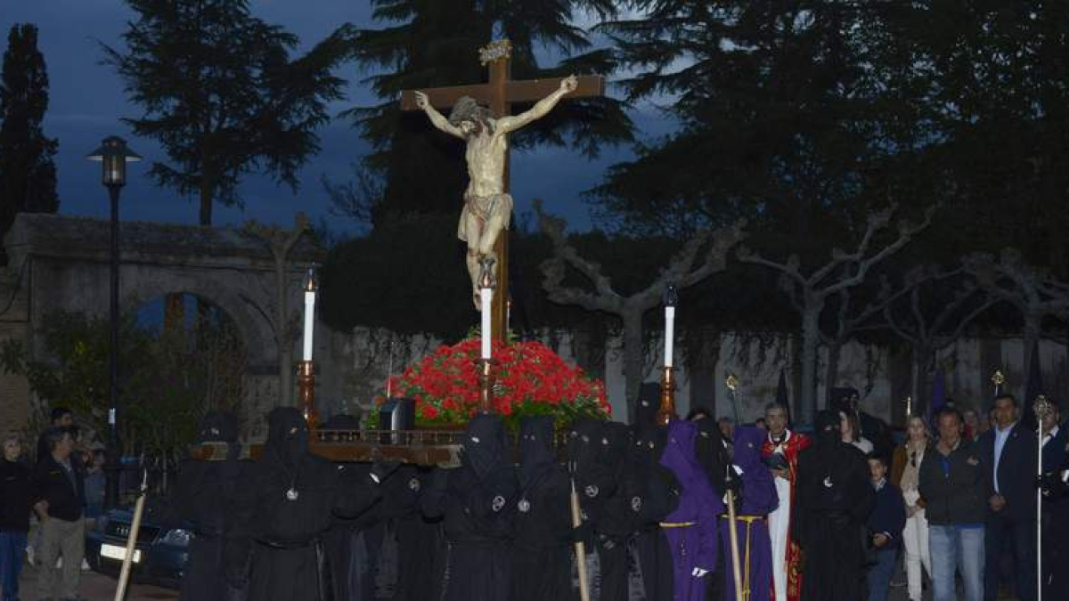 Procesión del Víacrucis en Sahagún, en Miércoles Santo.  ACACIO DÍAZ