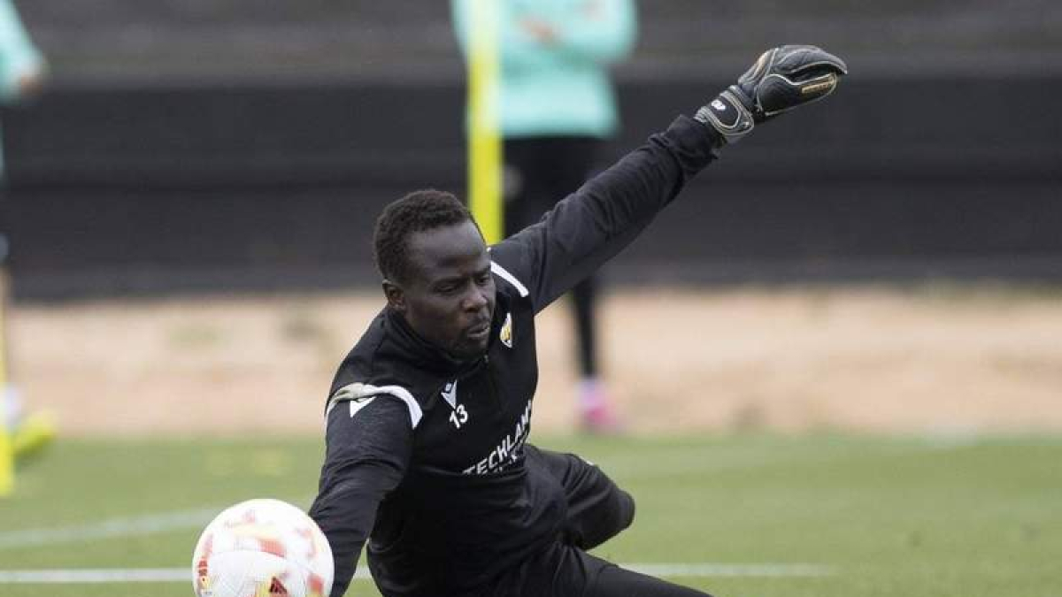 Sarr fue suplente ante la Deportiva en el partido de la primera vuelta en El Toralín en noviembre. DL