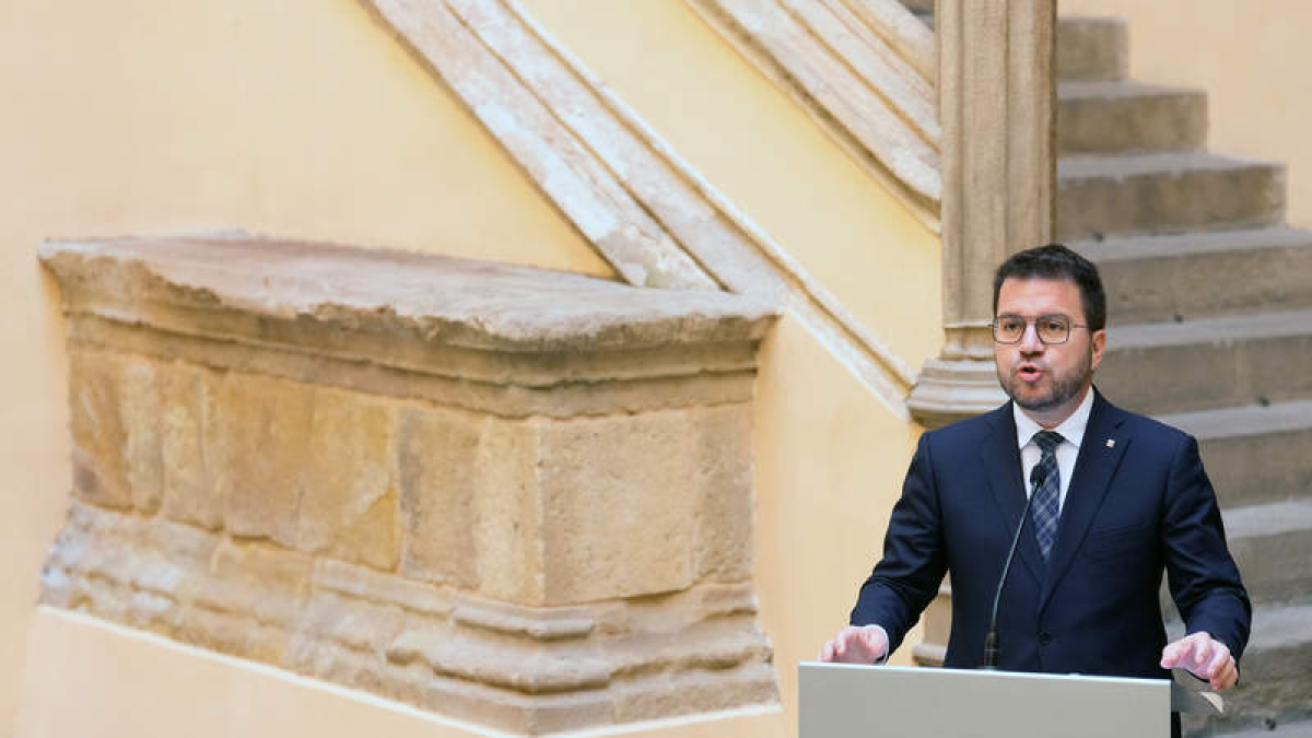 El presidente de la Generalitat, Pere Aragonès, durante la rueda de prensa de ayer.  ENRIC FONCTUBERTA