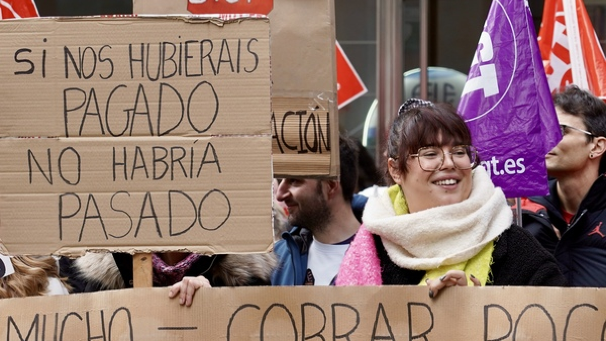 Protesta de los trabajadores del Centro Estrada.