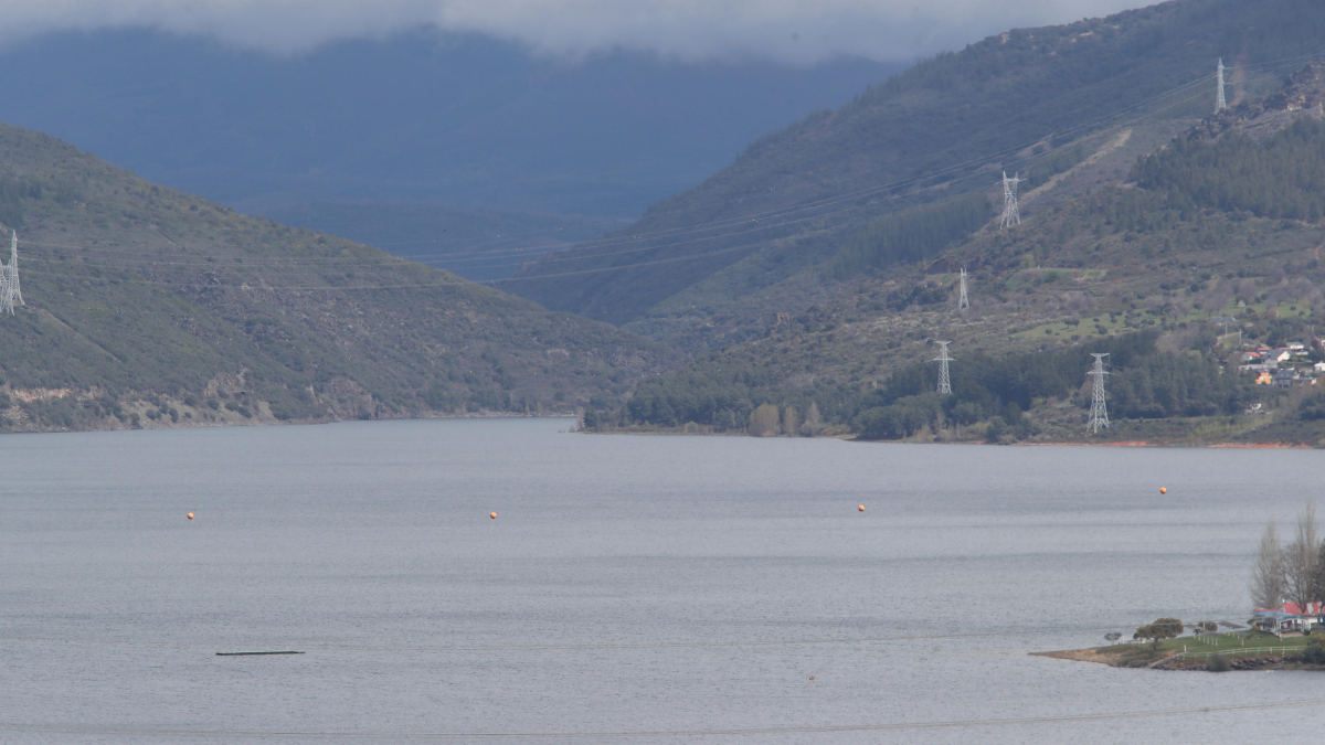 imagen reciente del pantano de Bárcena, a principios de abril.