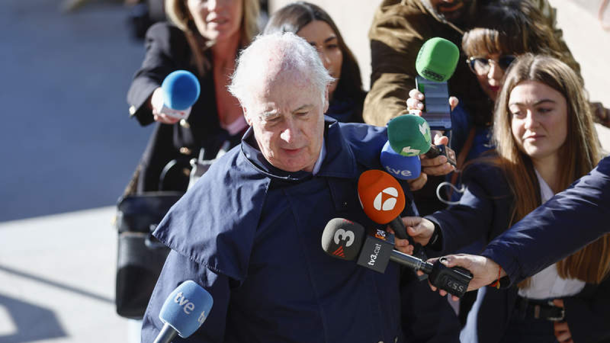El expresidente de Bankia, Rodrigo Rato, a su llegada al juzgado para declarar por el origen de su fortuna  RODRIGO JIMENEZ