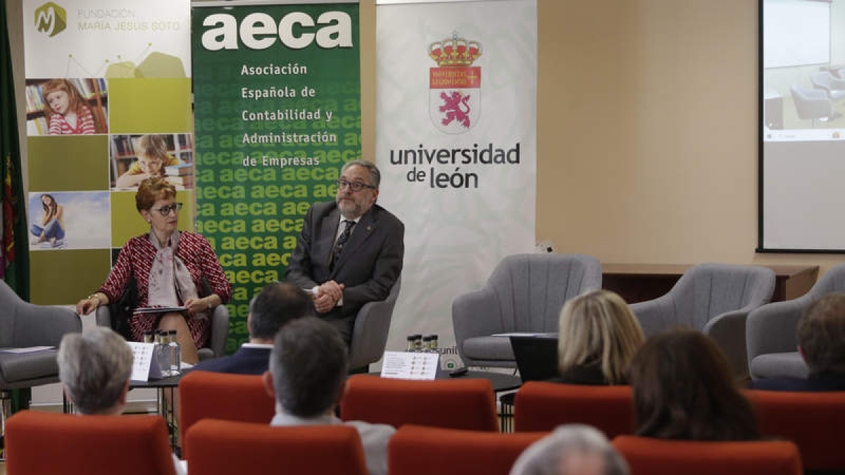 La jornada se celebró en la Universidad. FERNANDO OTERO