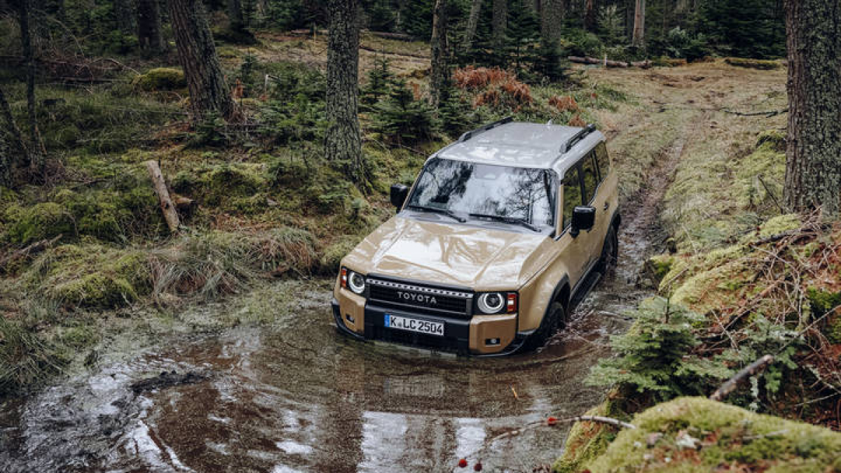 Toyota Land Cruiser.