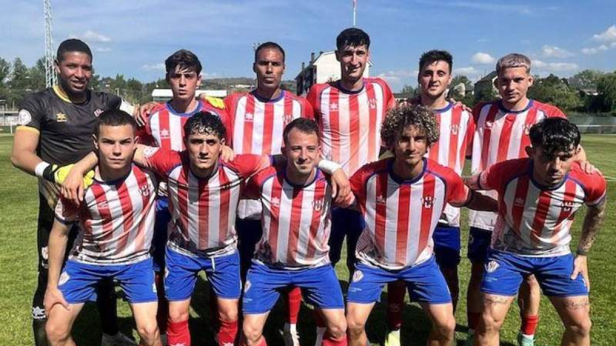 Once inicial del Bembibre frente al Diocesanos. CAB